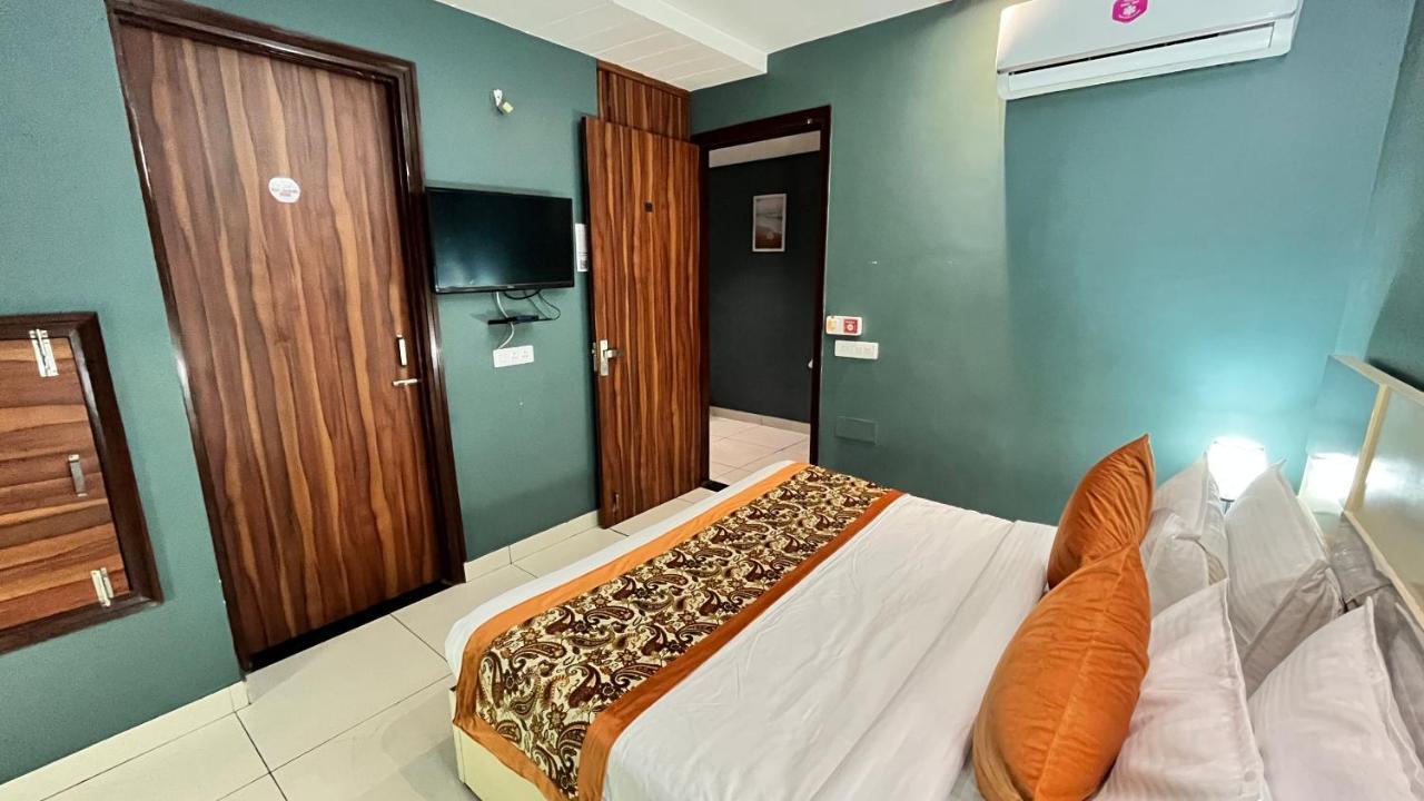 Qotel Comfort Church House Rohini Sector 15 Delhi (National Capital Territory of India)