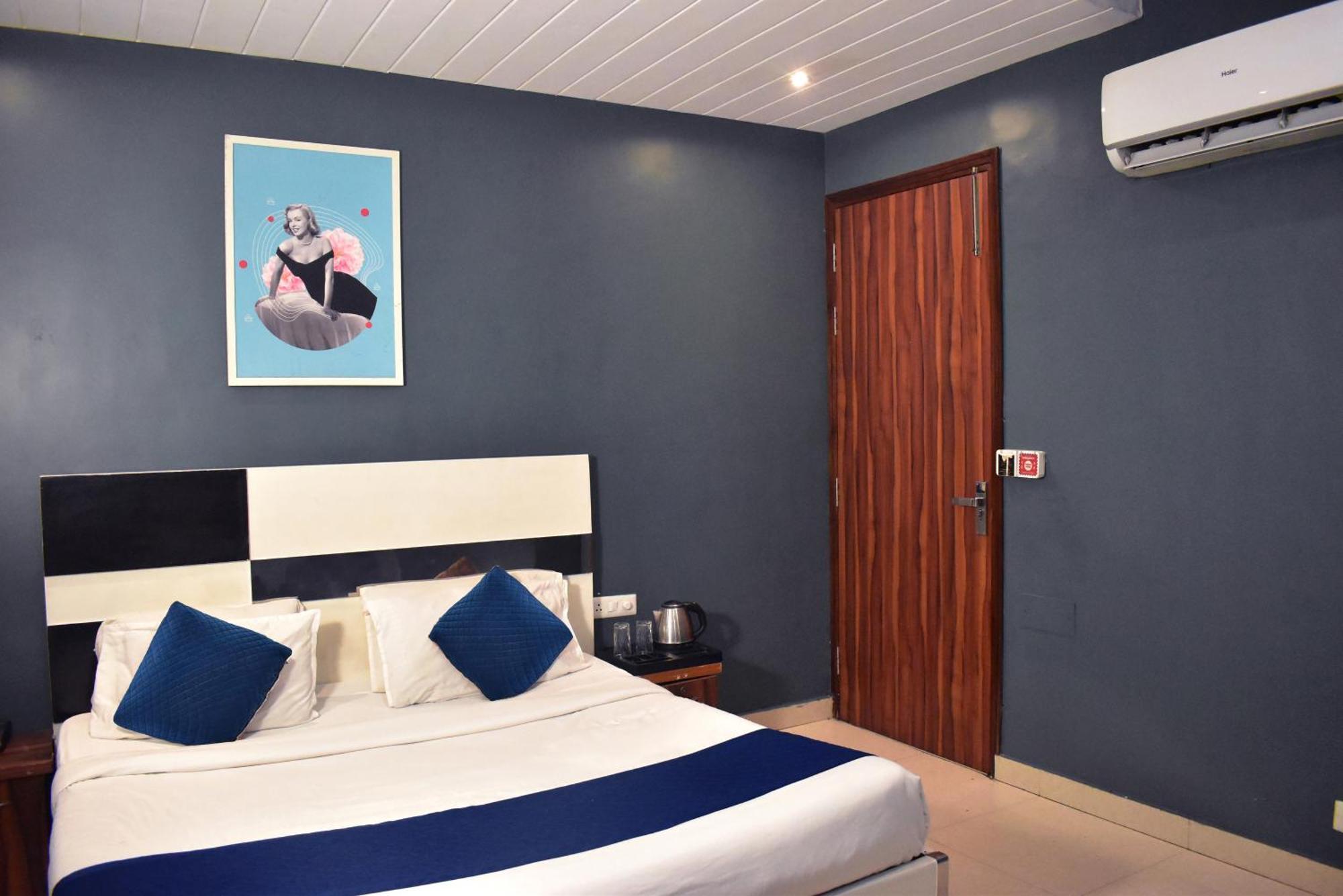 Qotel Comfort Church House Rohini Sector 15 3*